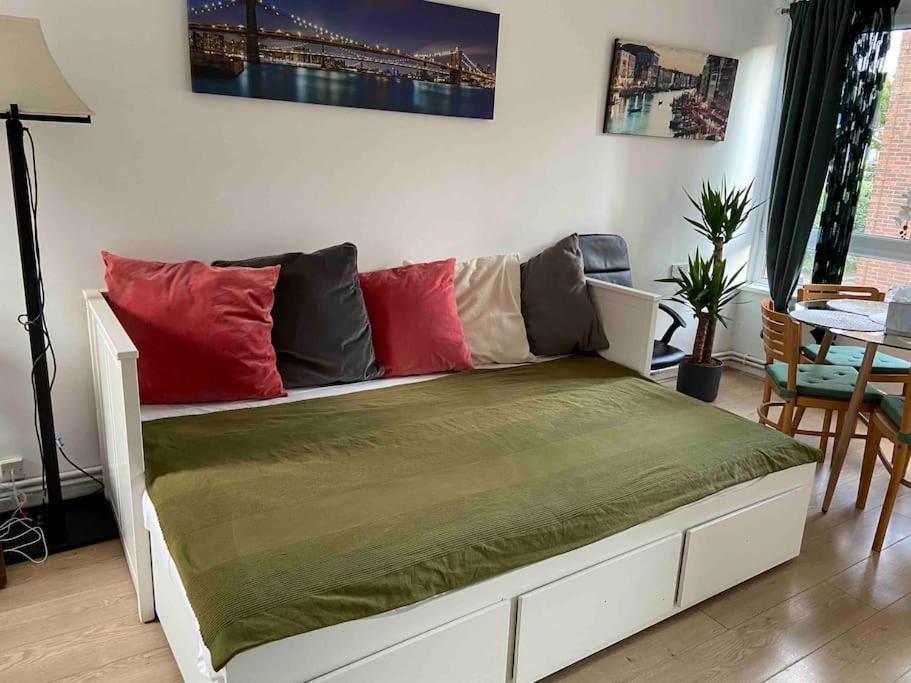 Apt 2/4People Archway/Holloway Londres Extérieur photo
