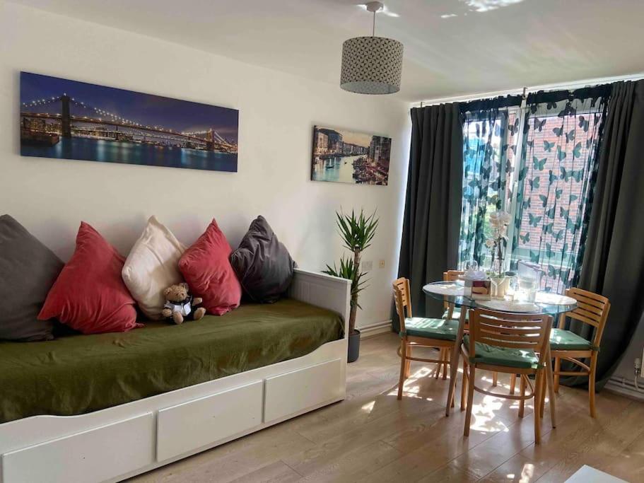 Apt 2/4People Archway/Holloway Londres Extérieur photo