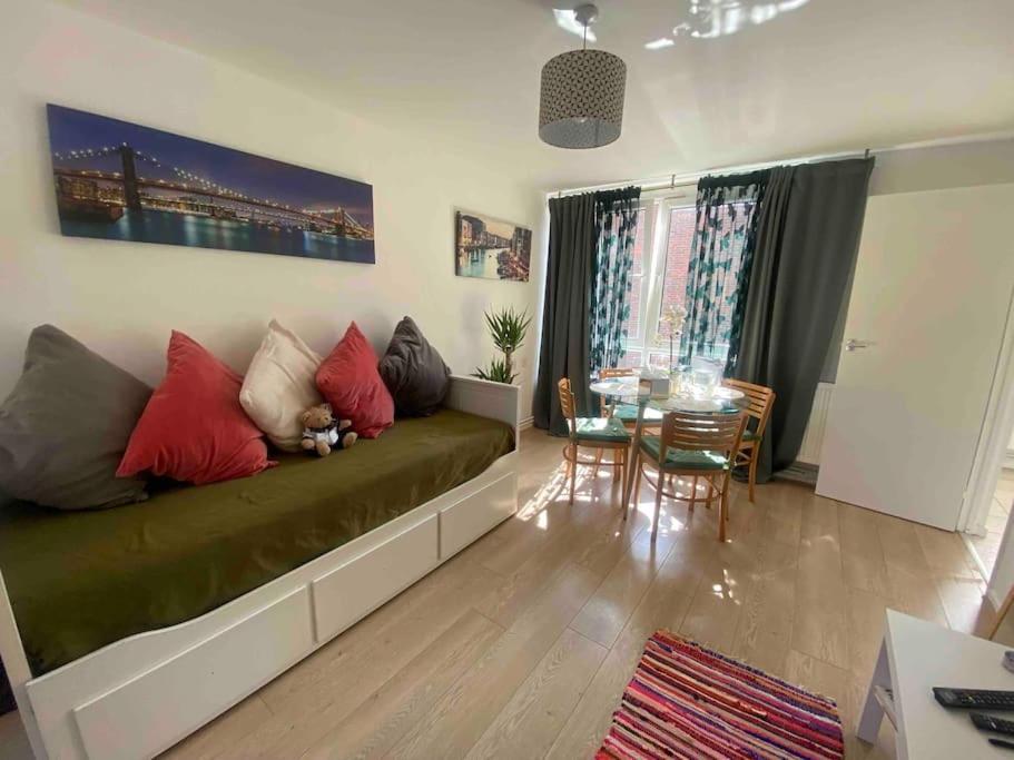 Apt 2/4People Archway/Holloway Londres Extérieur photo