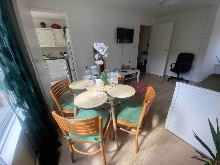 Apt 2/4People Archway/Holloway Londres Extérieur photo